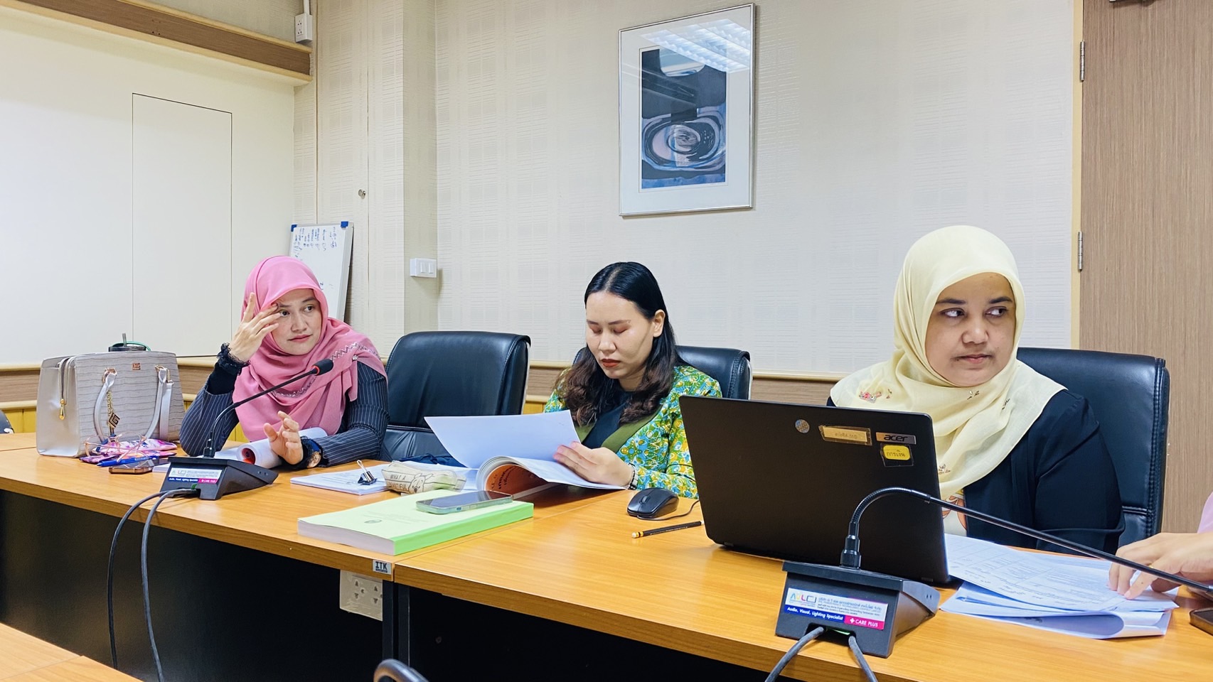 กองบริการการศึกษา ประชุมชี้แจงแนวทางการรายงานการประเมินตนเอง ตามเกณฑ์คุณภาพการศึกษาเพื่อการดำเนินการที่เป็นเลิศ (EdPEx)