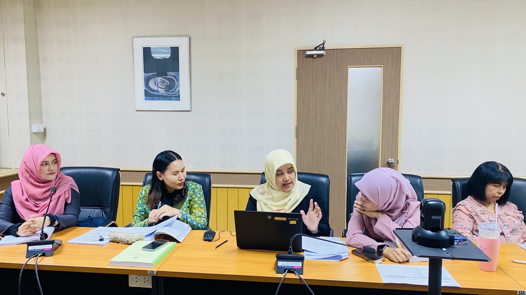 กองบริการการศึกษา ประชุมชี้แจงแนวทางการรายงานการประเมินตนเอง ตามเกณฑ์คุณภาพการศึกษาเพื่อการดำเนินการที่เป็นเลิศ (EdPEx)