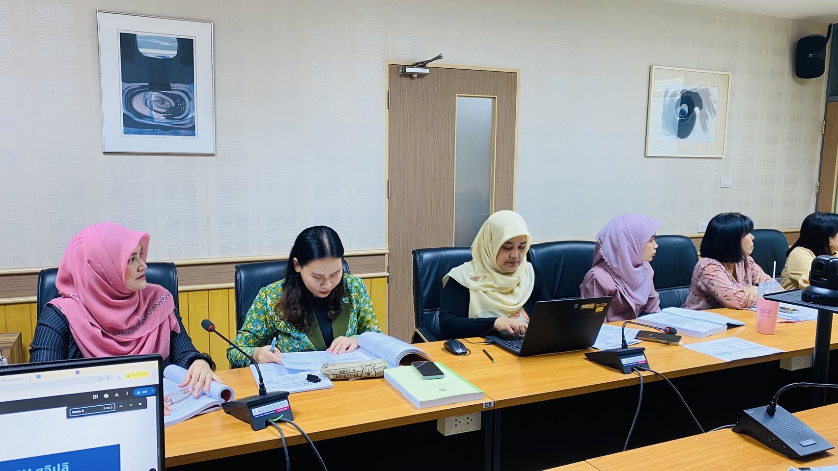 กองบริการการศึกษา ประชุมชี้แจงแนวทางการรายงานการประเมินตนเอง ตามเกณฑ์คุณภาพการศึกษาเพื่อการดำเนินการที่เป็นเลิศ (EdPEx)